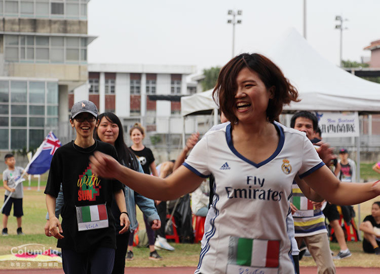 義大利戰隊也卯起來跳Cheerleading呀! 義大利戰隊也卯起來跳Cheerleading呀!